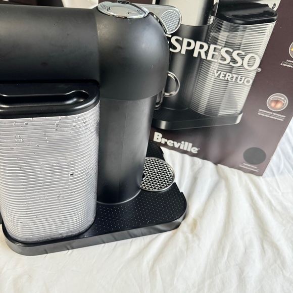 Breville Nespresso Vertuo Coffee Maker - Picture 5 of 13
